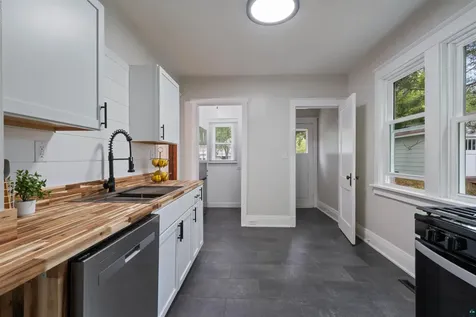 1515 N 8th Avenue E Duluth MN 55805