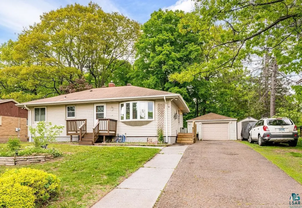 1724 Warren Avenue Duluth MN 55811
