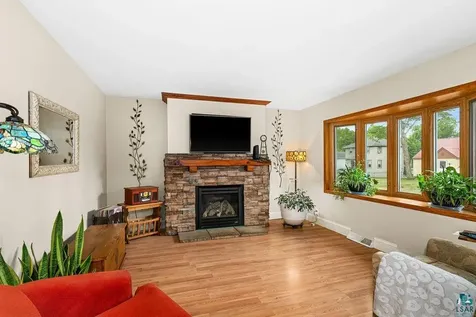 1724 Warren Avenue Duluth MN 55811