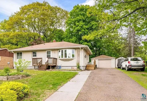 1724 Warren Avenue Duluth MN 55811