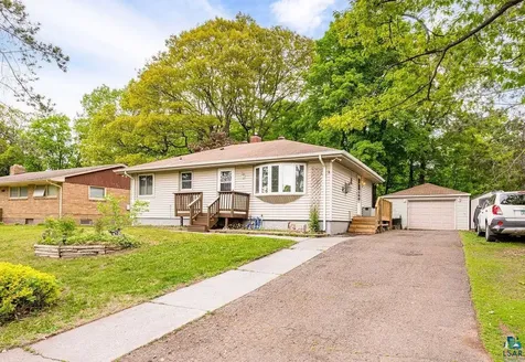 1724 Warren Avenue Duluth MN 55811