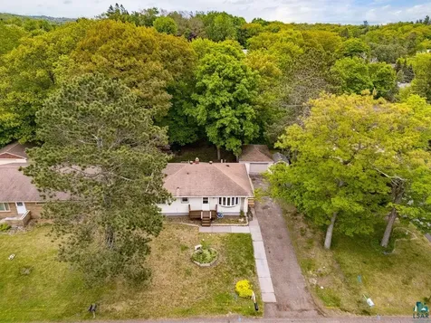 1724 Warren Avenue Duluth MN 55811