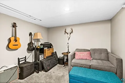 303 W Owatonna Street Duluth MN 55803
