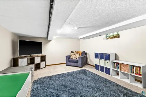303 W Owatonna Street Duluth MN 55803