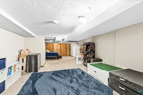 303 W Owatonna Street Duluth MN 55803