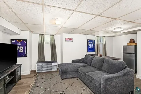 4706 Pitt Street Duluth MN 55804