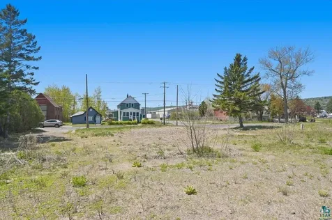 1301 S Lake Avenue Duluth MN 55802