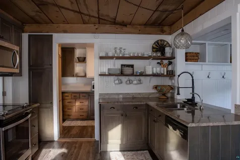 4107 Lake Park Road Ashland WI 54806