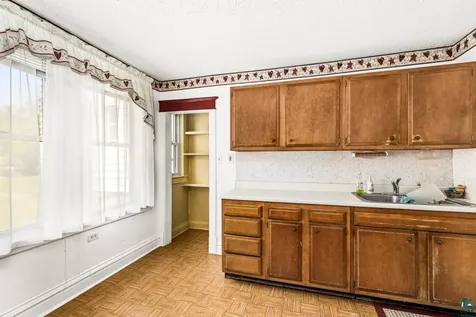 127 N 63rd Avenue W Duluth MN 55807