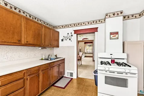 127 N 63rd Avenue W Duluth MN 55807
