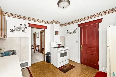 127 N 63rd Avenue W Duluth MN 55807