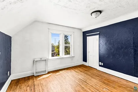 127 N 63rd Avenue W Duluth MN 55807
