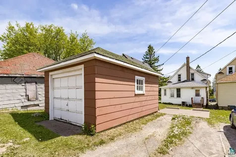 127 N 63rd Avenue W Duluth MN 55807