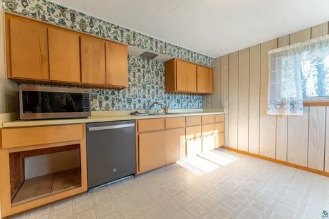 1419 E Chapman Street Ely MN 55731