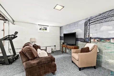 5530 W 8th Street Duluth MN 55807