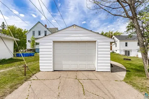 5530 W 8th Street Duluth MN 55807