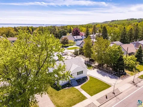 4604 Glenwood Street Duluth MN 55804
