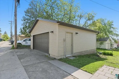 1014 N 12th Avenue E Duluth MN 55805