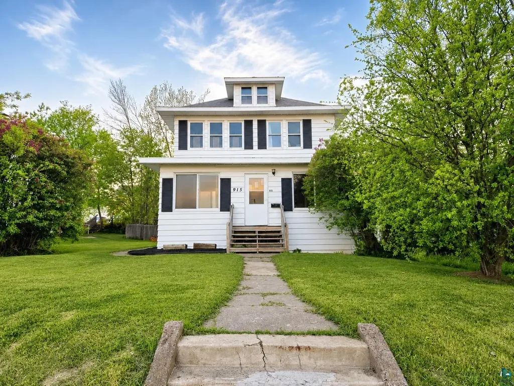 915 W 3rd Street Duluth MN 55806