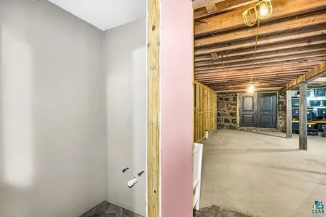 24 W 5th Street Duluth MN 55806