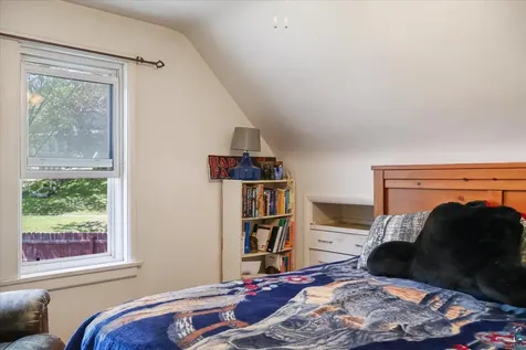 5911 Elinor Street Duluth MN 55807