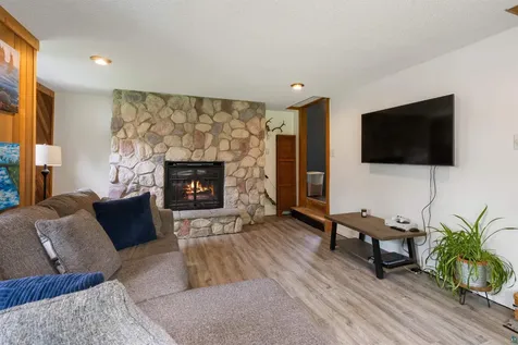 4982 Lorendale Road Duluth MN 55811
