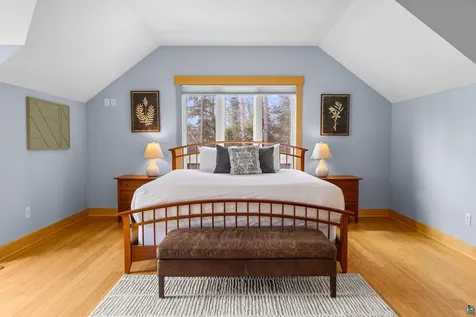 5163 Greenwood Road Duluth MN 55804