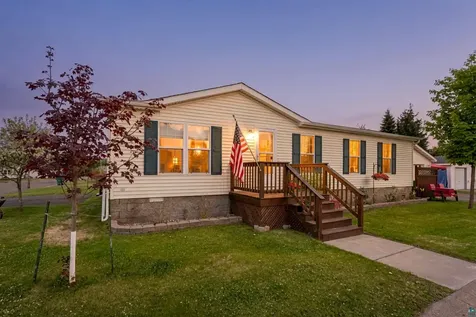 16 Magnolia Drive Duluth MN 55810