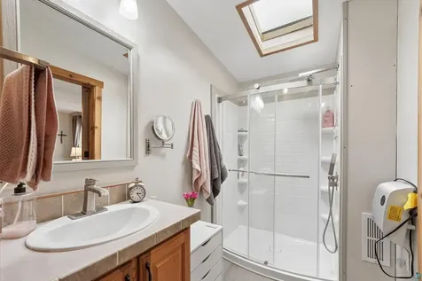 16 Magnolia Drive Duluth MN 55810