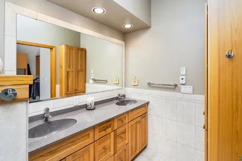 20 Big Bay Point Hovland MN 55606