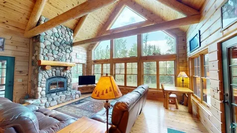 48 Wolf Point Trail Grand Marais MN 55604