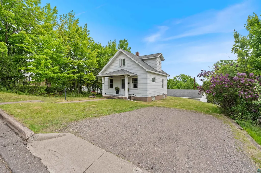 1428 Fern Avenue Duluth MN 55805