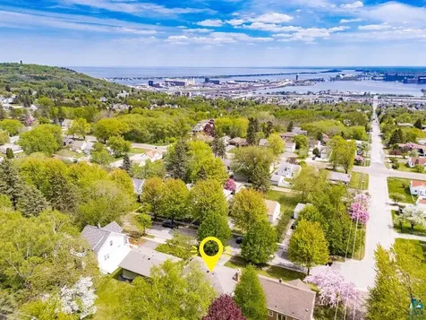 2627 W 15th Street Duluth MN 55806