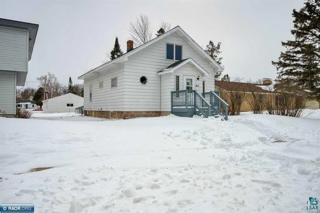 411 NW 9th Street Chisholm MN 55719