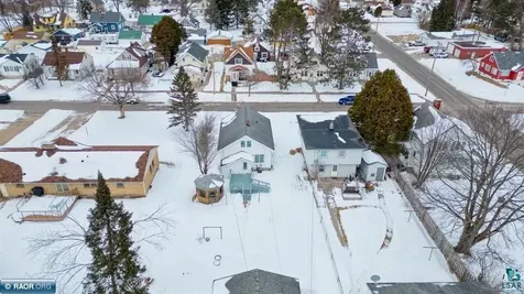 411 NW 9th Street Chisholm MN 55719