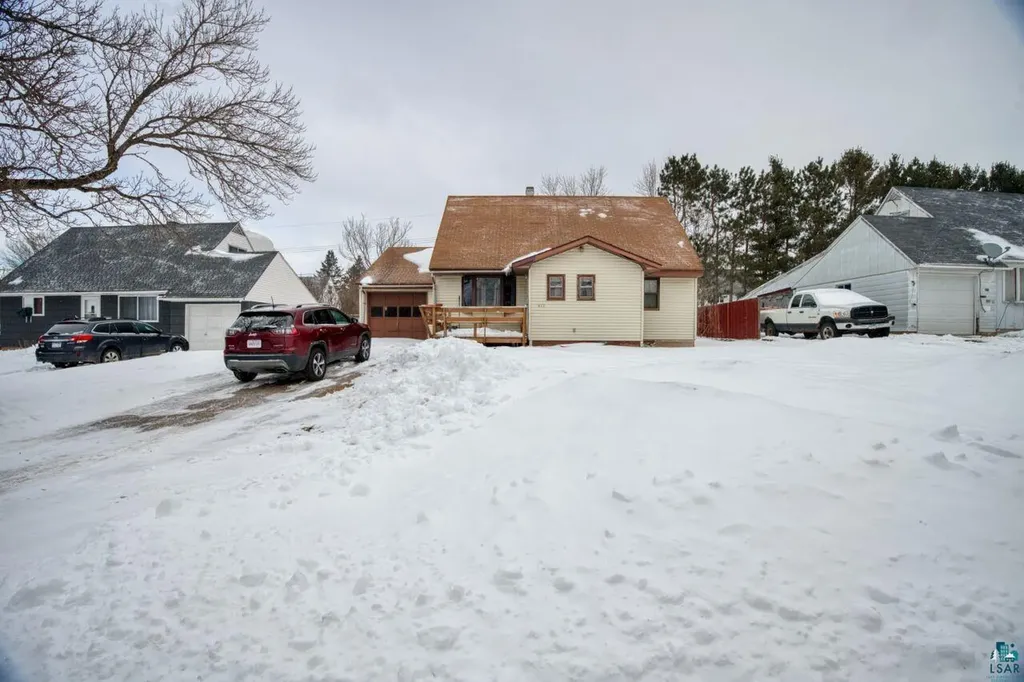 417 Arlington Road Hoyt Lakes MN 55750-0000