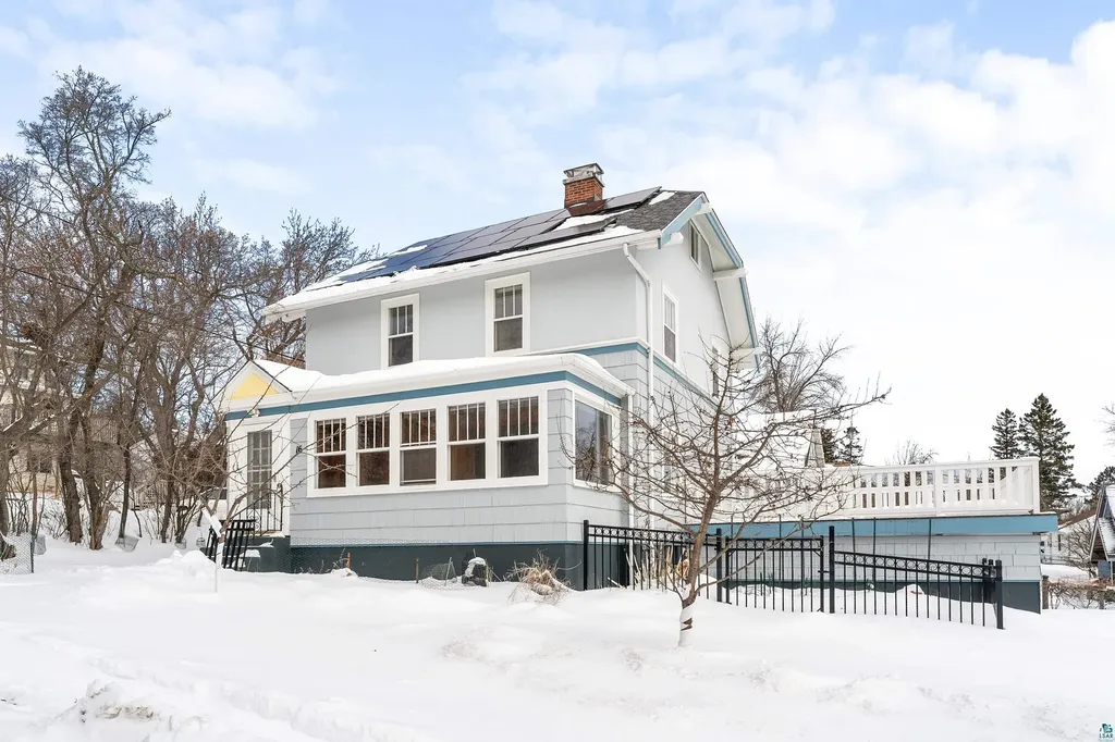 16 S 25th Avenue E Duluth MN 55812
