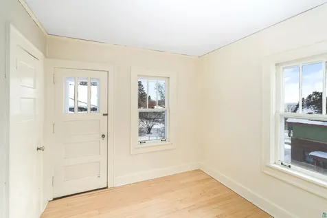 16 S 25th Avenue E Duluth MN 55812
