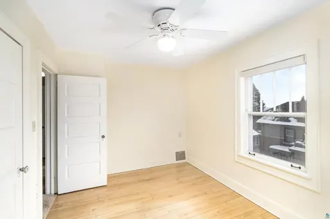 16 S 25th Avenue E Duluth MN 55812