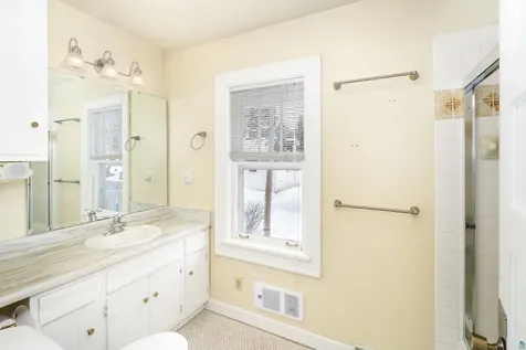 16 S 25th Avenue E Duluth MN 55812
