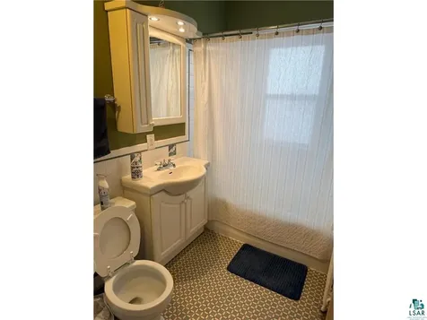 1916 Lawn Street Duluth MN 55812-8440