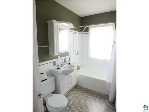 1916 Lawn Street Duluth MN 55812-8440