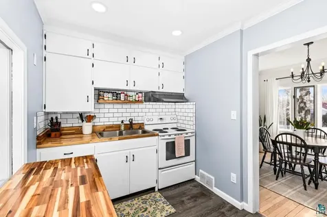 4025 Gladstone Street Duluth MN 55804