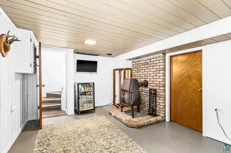 4025 Gladstone Street Duluth MN 55804