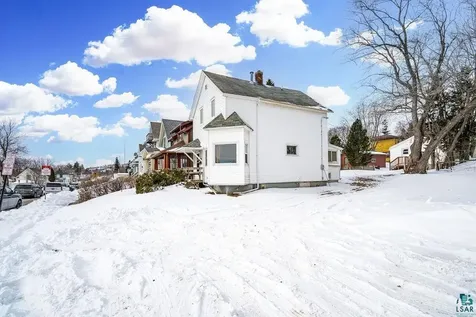 1027 E 9th Street Duluth MN 55805
