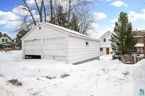 1027 E 9th Street Duluth MN 55805