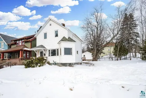 1027 E 9th Street Duluth MN 55805