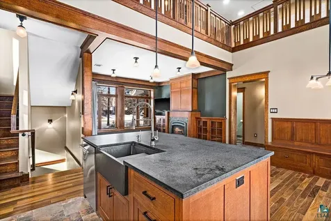 5220 London Road Duluth MN 55804