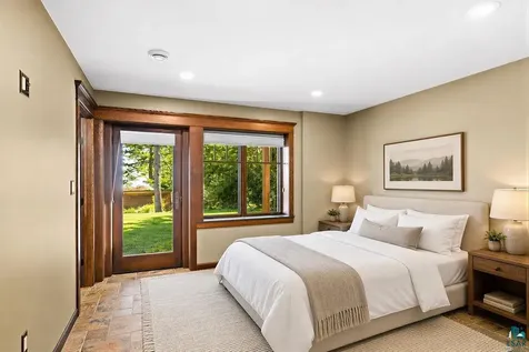 5220 London Road Duluth MN 55804