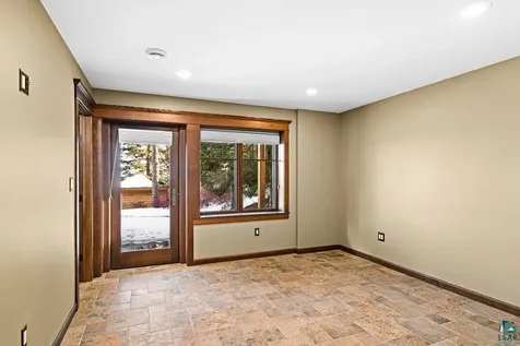 5220 London Road Duluth MN 55804